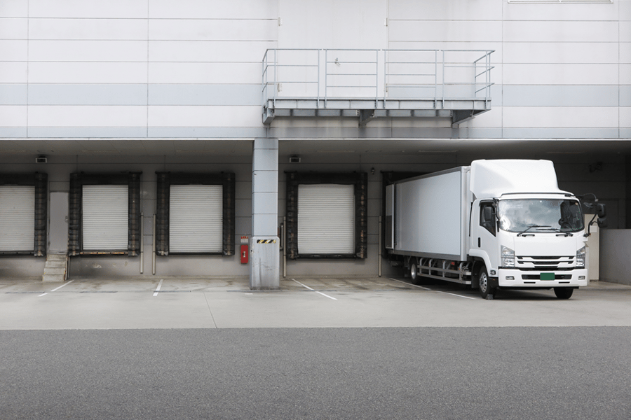 入荷とは？作業内容や入庫との違い、効率化するためのポイントを紹介
